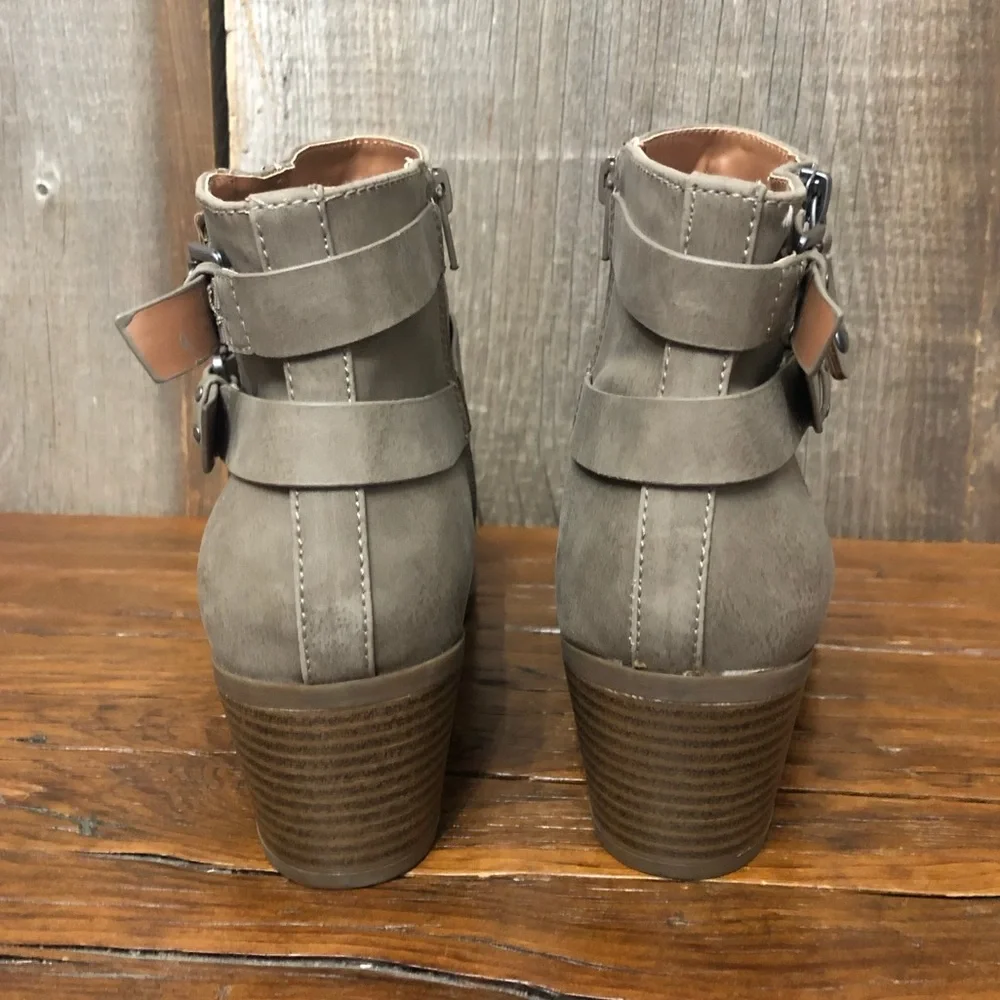 Indigo Rd. Faux Leather Ankle Boots Size 9 M Women’s